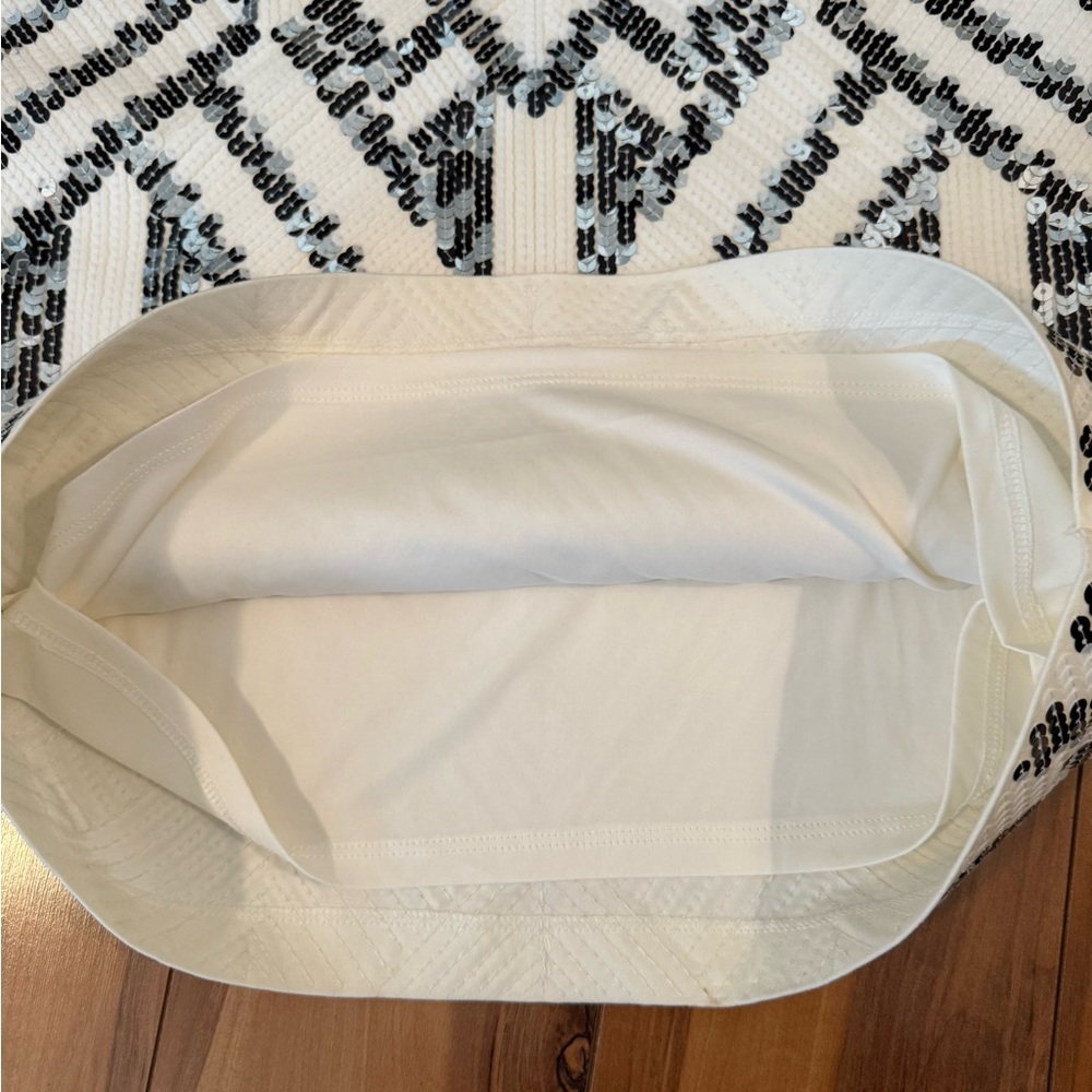 Express Black and White Sequin Skirt - Size Large - Picture 4 of 6